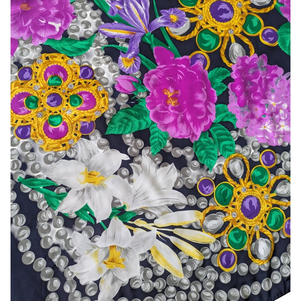Vintage Chanel Navy Blue Gripoix Floral 100% Silk Scarf Lily Pearls Camellia - Picture 6 of 13